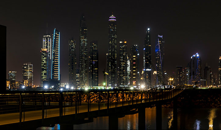Dubai om natten