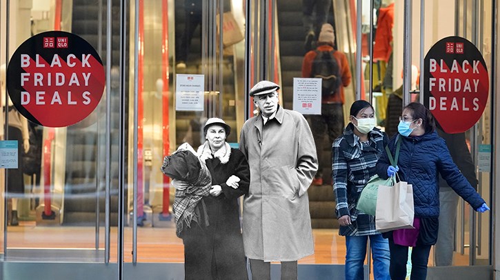 John Keynes and his wife go shopping
